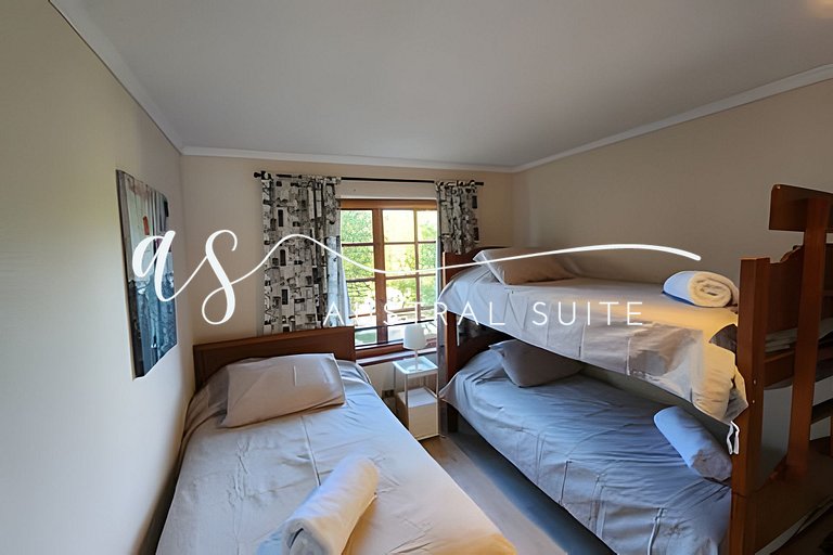 Apartment in large La Puntilla condominium