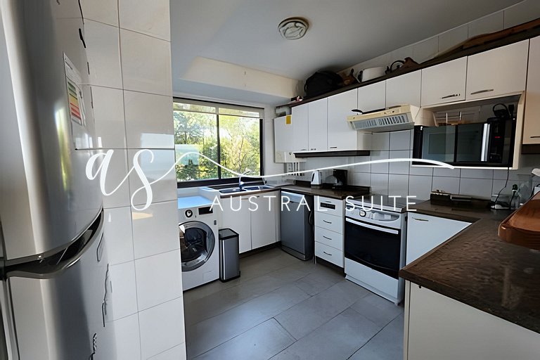 Apartment in large La Puntilla condominium