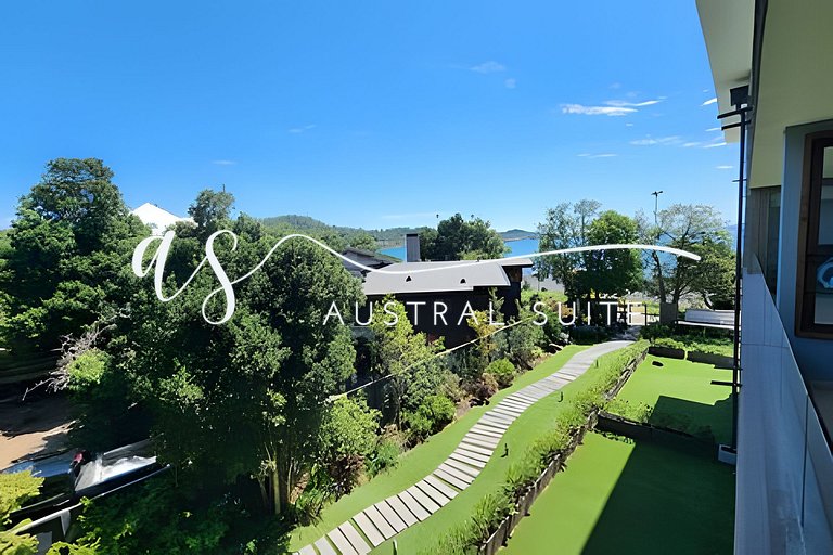 Great apartment on the edge of the lake