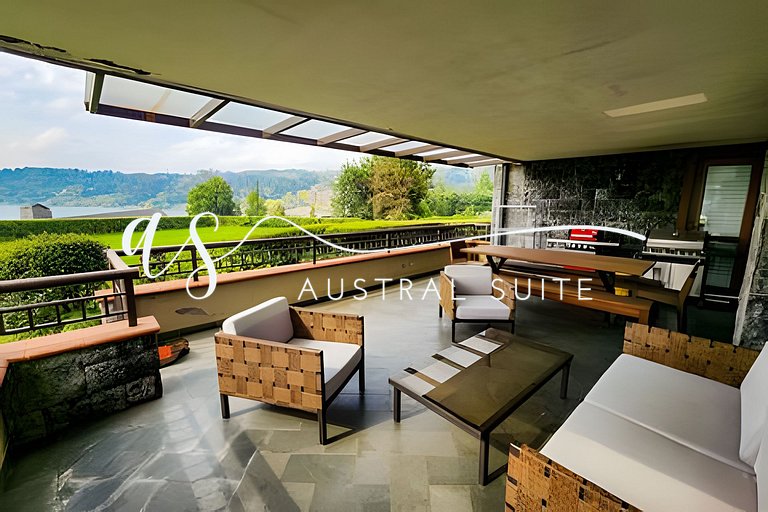 Lakefront apartment in La Puntilla