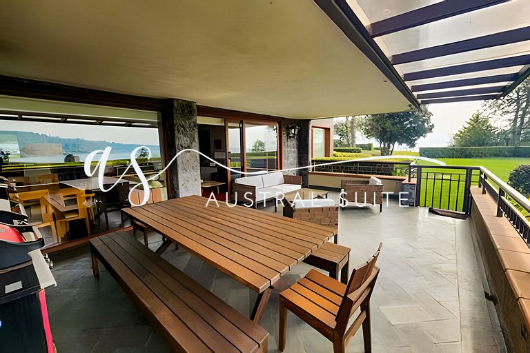 Lakefront apartment in La Puntilla