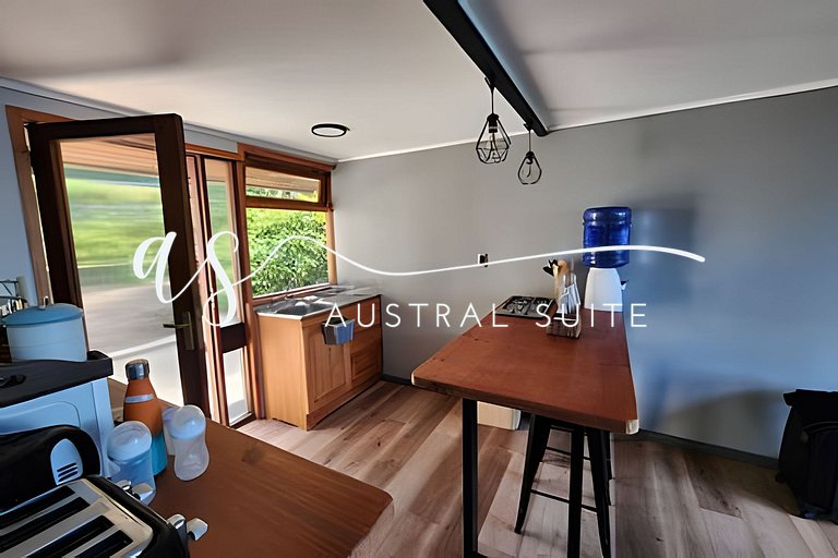 Spectacular lakeside house