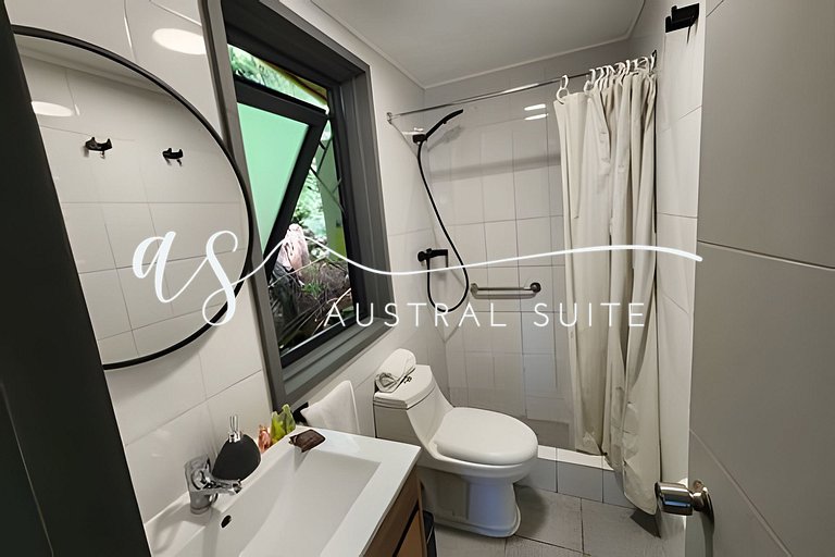 Spectacular lakeside house