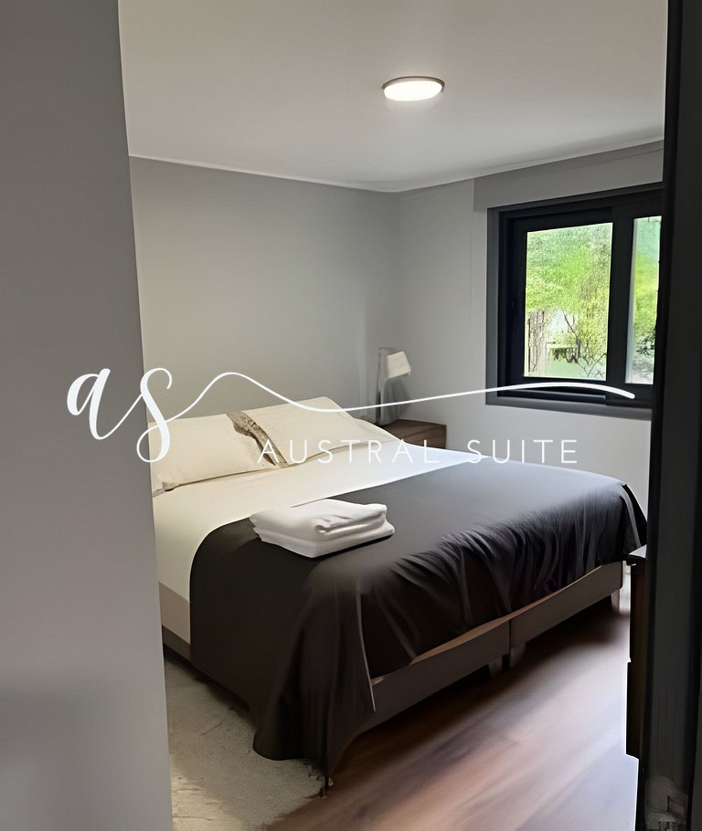 Spectacular lakeside house