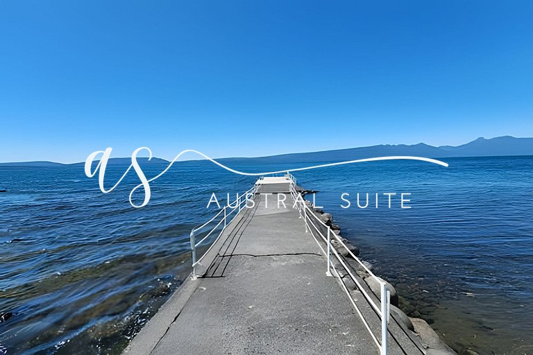 Espectacular casa à beira do lago