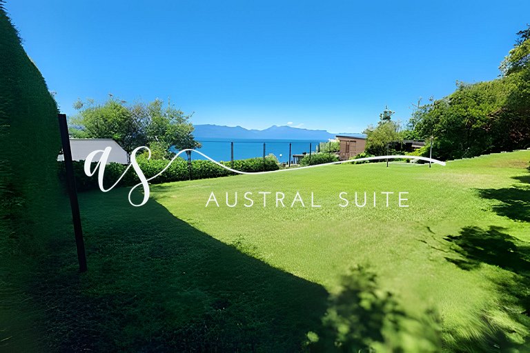 Casas à beira do lago, campo de padel