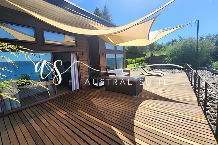 Casas à beira do lago, campo de padel