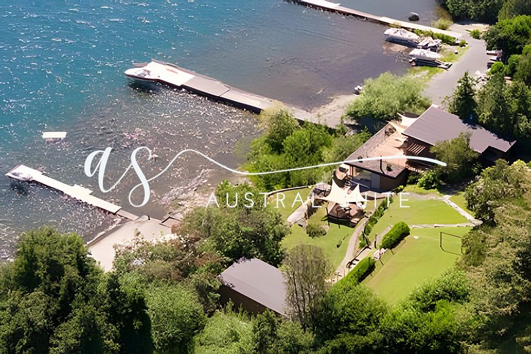 3 Amazing Houses for 24 Guests Lakeside