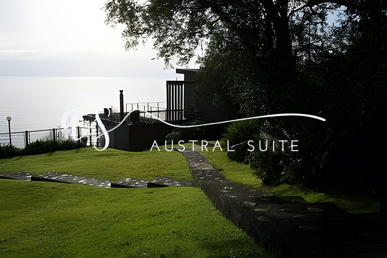 3 Amazing Houses for 24 Guests Lakeside