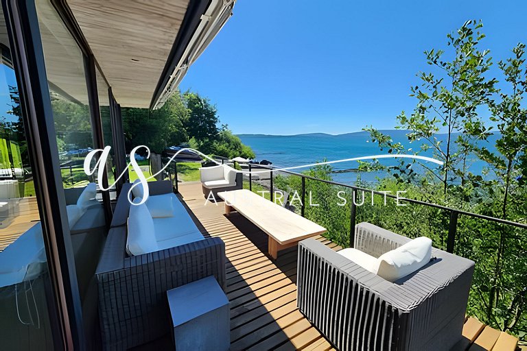 3 casas incríveis para 24 hóspedes à beira do lago