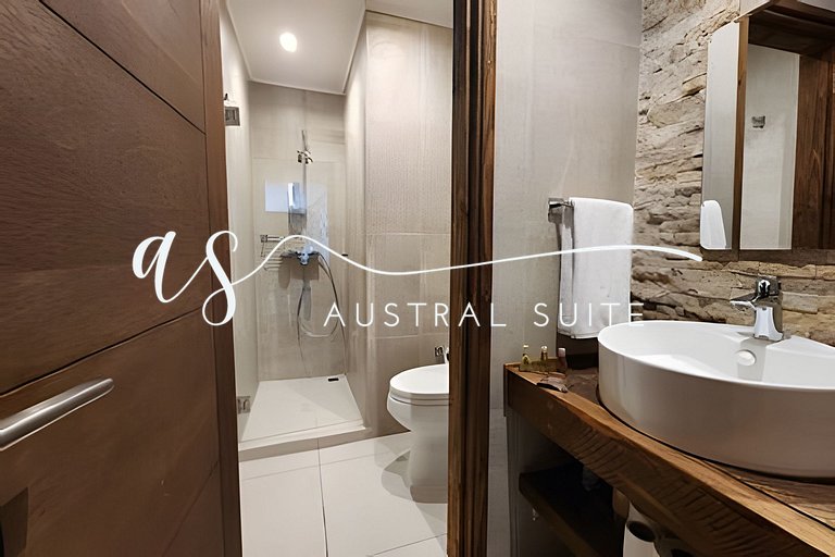 3 Amazing Houses for 24 Guests Lakeside