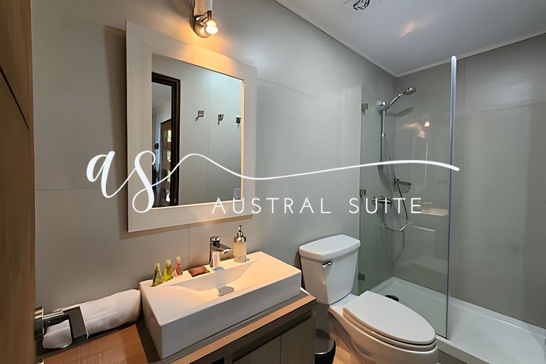 3 Amazing Houses for 24 Guests Lakeside