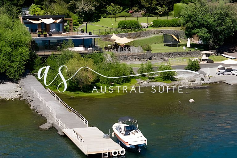 3 casas incríveis para 24 hóspedes à beira do lago